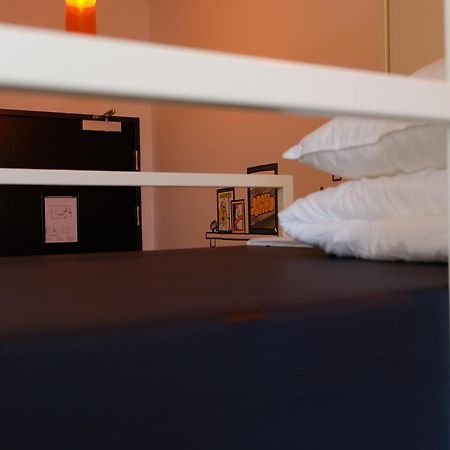 Hostel & Bar De Basis ズヴォレ エクステリア 写真
