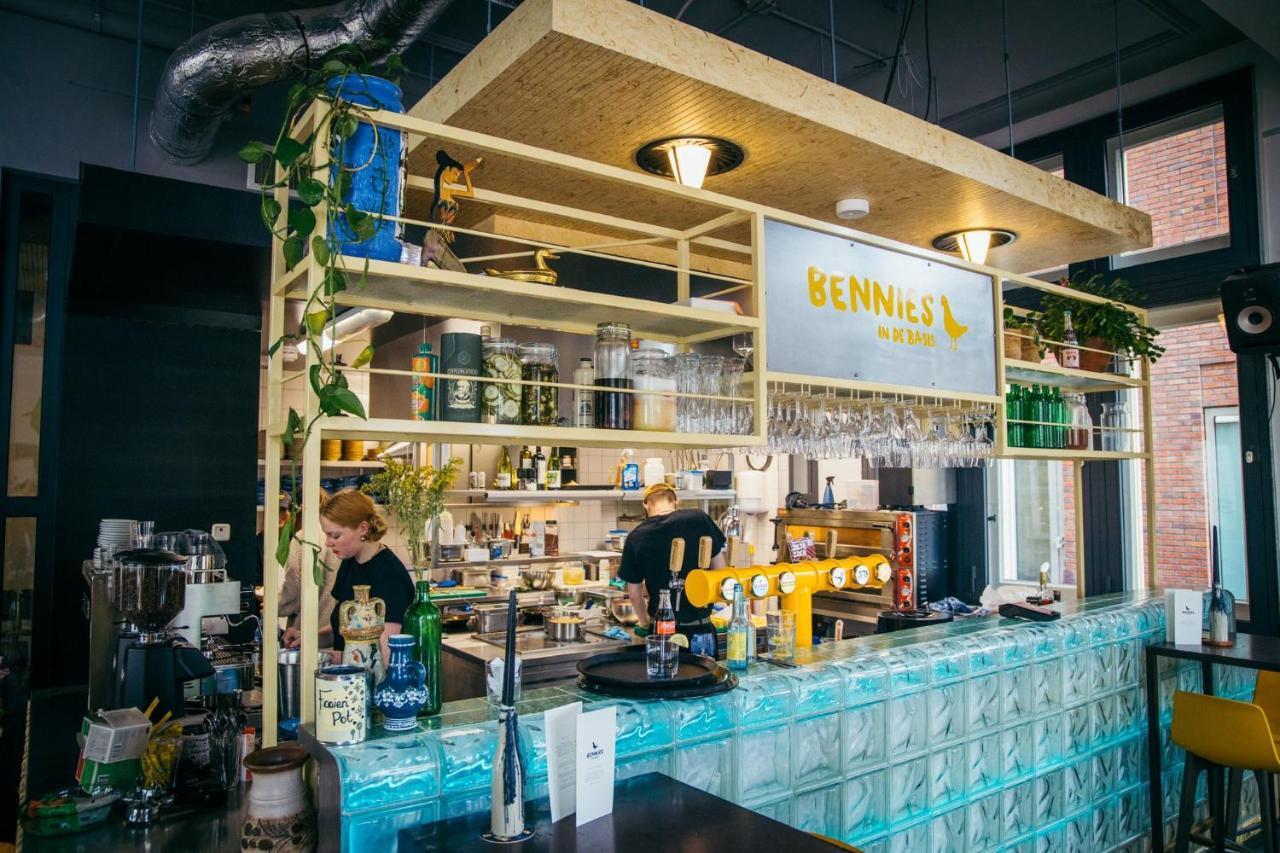 Hostel & Bar De Basis ズヴォレ エクステリア 写真