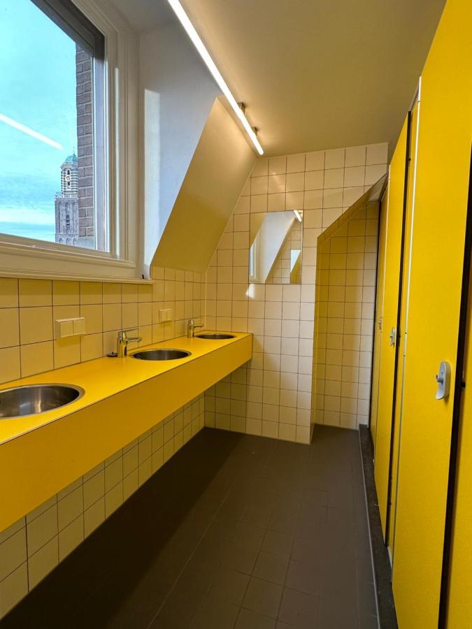 Hostel & Bar De Basis ズヴォレ エクステリア 写真