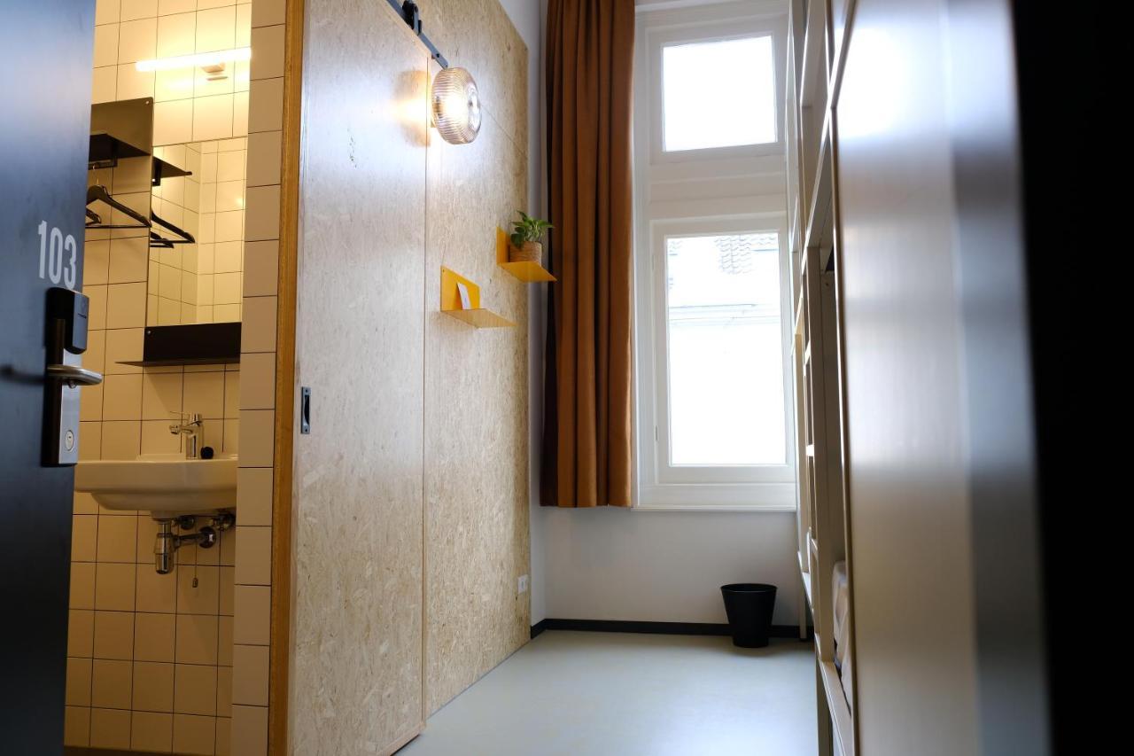 Hostel & Bar De Basis ズヴォレ エクステリア 写真