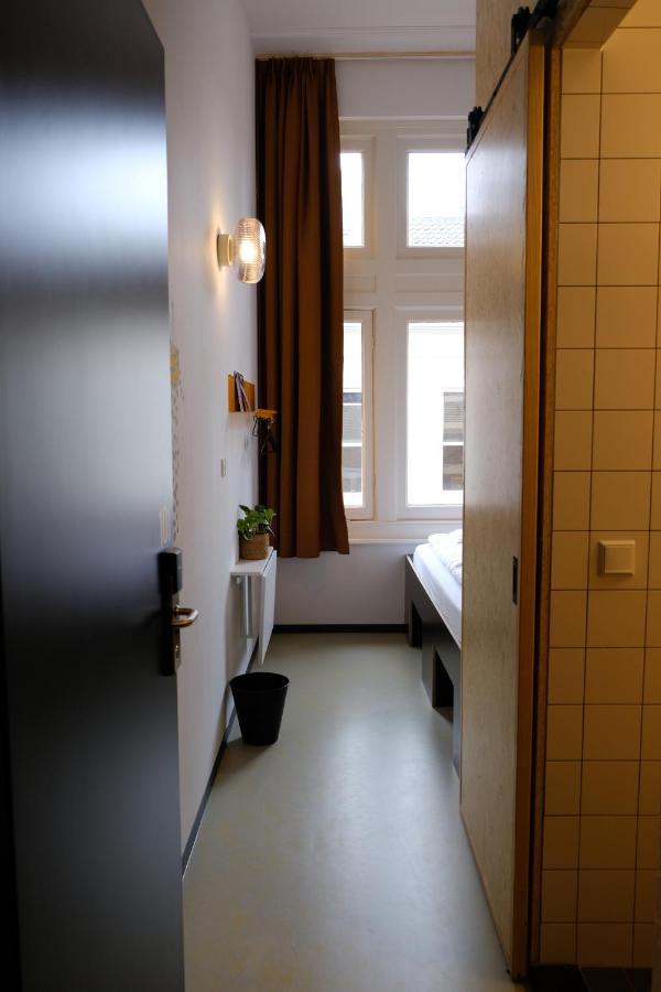 Hostel & Bar De Basis ズヴォレ エクステリア 写真