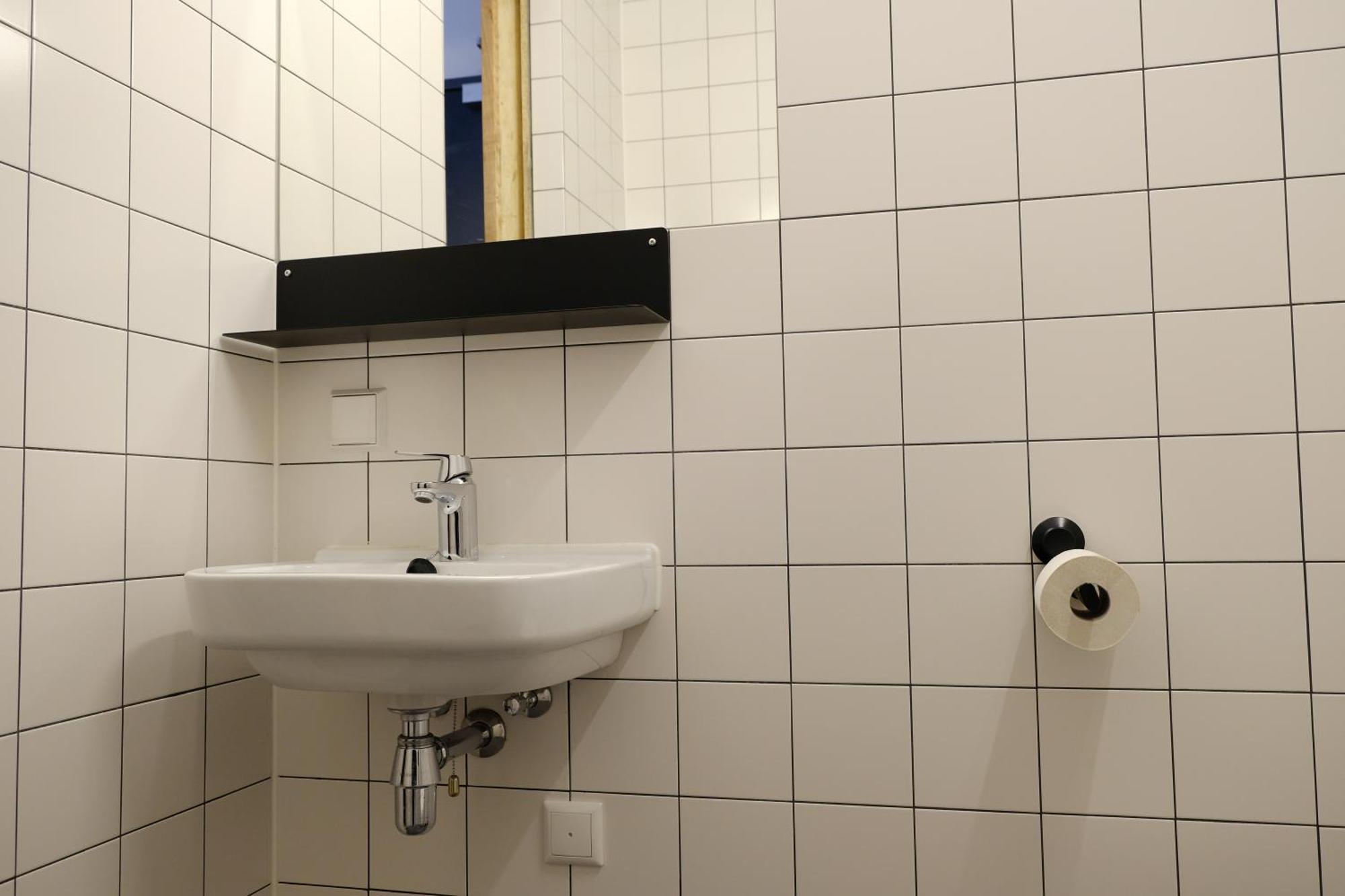 Hostel & Bar De Basis ズヴォレ エクステリア 写真